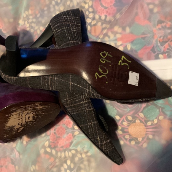 SOLD-SOLD-SOLD Stuart Weitzman gray plaid ONLY-$15 - Picture 5 of 9